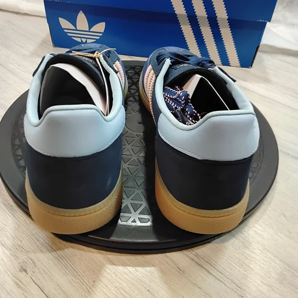 NEW Adidas Womens Handball Spezial Navy Blue Pink Stripes Baby Blue Shoes SZ 9 - Picture 4 of 14